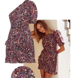 Stevie May Andromeda one shoulder mini dress in paisley
Size XS